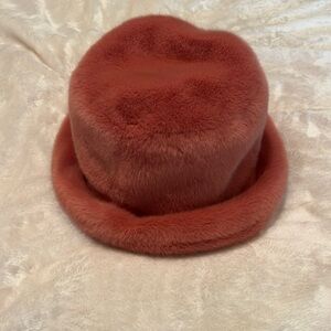 Steve Madden Faux Fur Blush Pink
Bucket Hat One Size